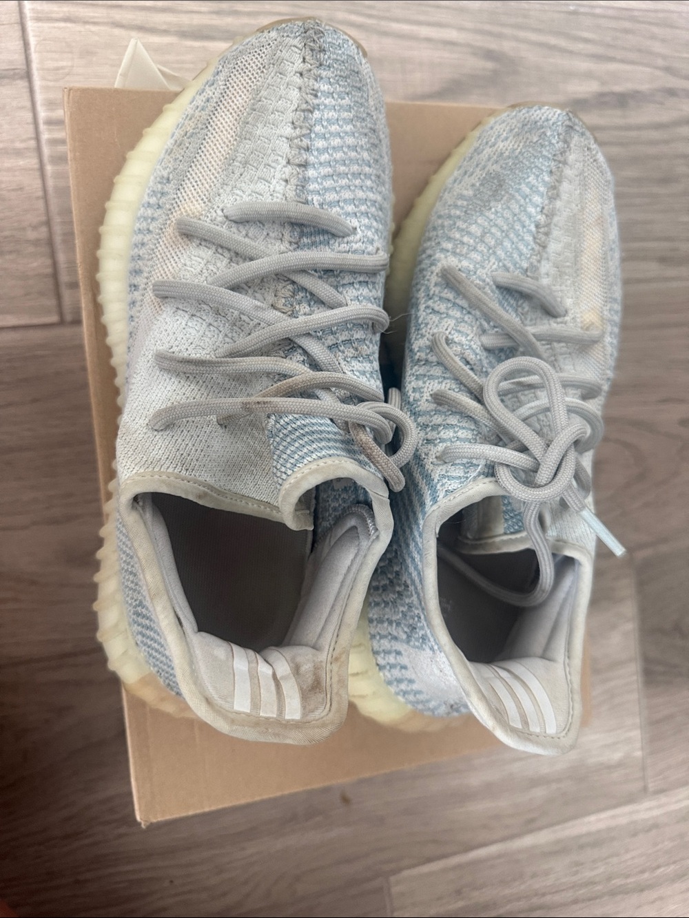 YEEZY BOOST 350 size 8 Sneakers with Cream Sole